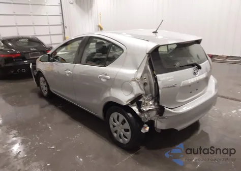 2013 Toyota Prius C One z USA, uszkodzony, nr VIN JTDKDTB32D1053675